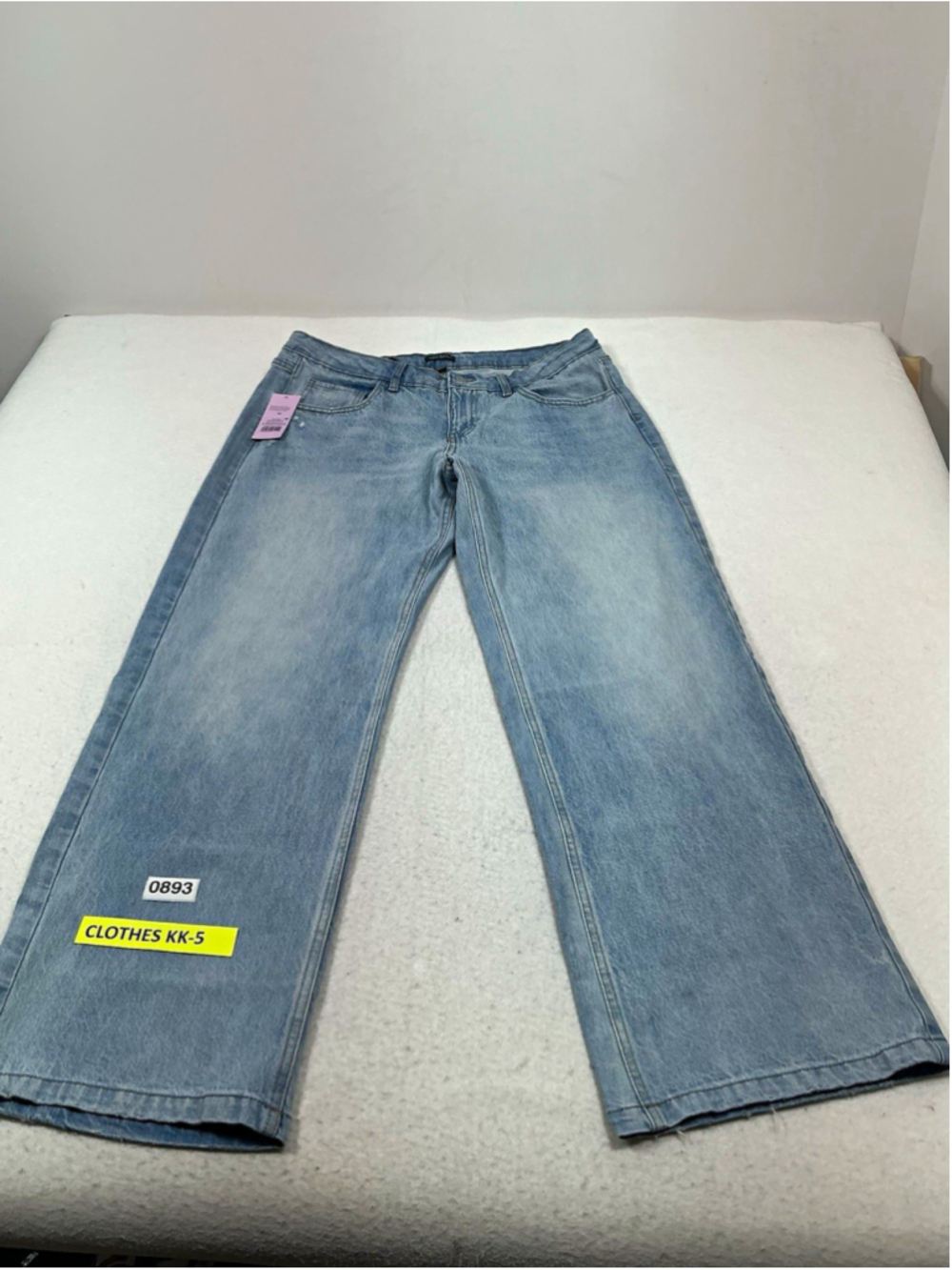 Woman’s Wild Fable EasyRigid Low Rise Straight Light Wash Stretch Jeans Size 12